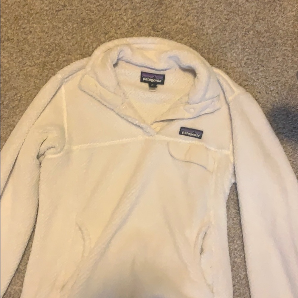 White Patagonia Pullover